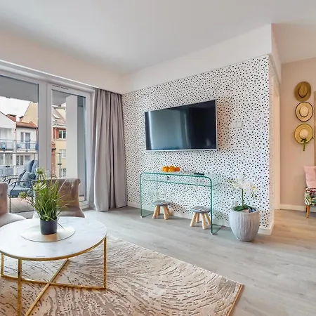 Apartamenty Sun & Snow Nadmorskie Tarasy Z Basenem Kolobrzeg Exterior photo