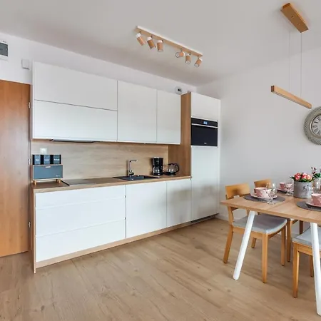 Apartamenty Sun & Snow Nadmorskie Tarasy Z Basenem Kolobrzeg Exterior photo
